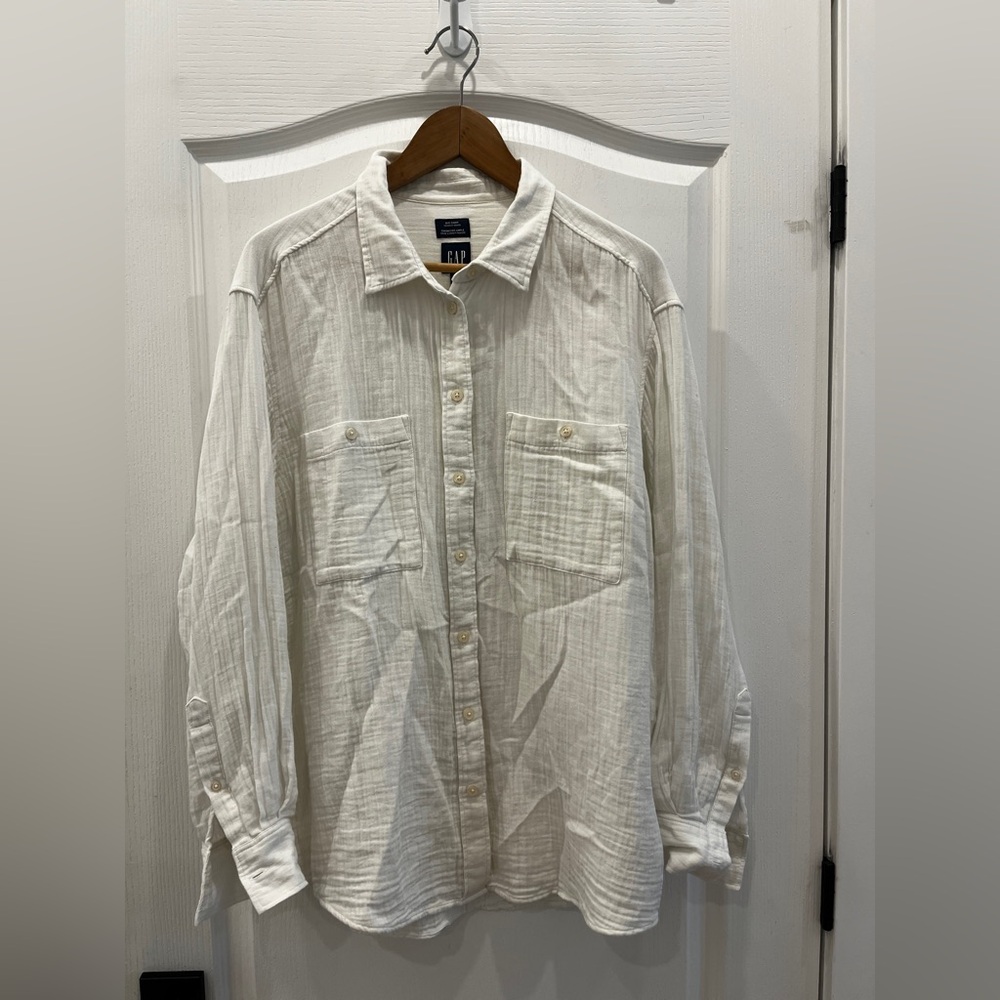 GAP crinkle gauze button down shirt